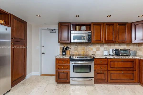 $5,350 | 199 Ocean Ln Drive, Unit 807, Key Biscayne, FL 33149