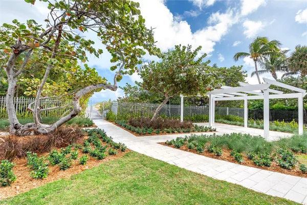 $5,350 | 199 Ocean Ln Drive, Unit 807, Key Biscayne, FL 33149