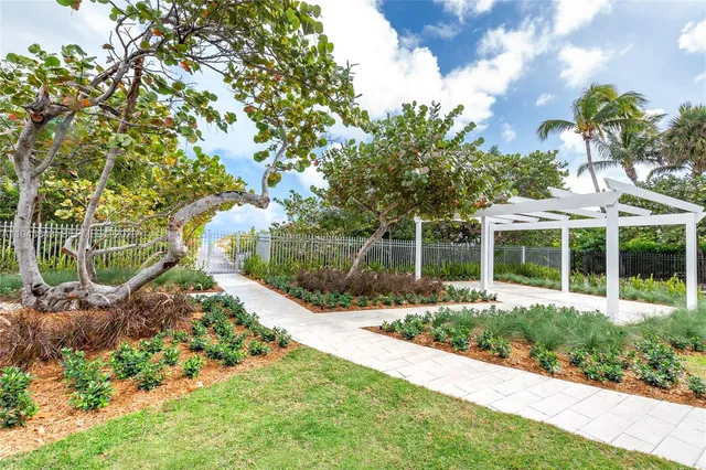 $5,500 | 199 Ocean Ln Drive, Unit 807, Key Biscayne, FL 33149