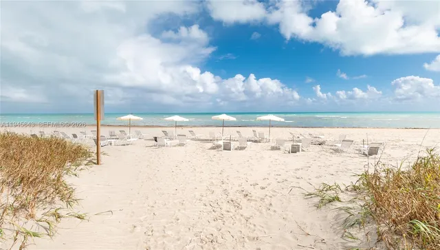 $5,500 | 199 Ocean Ln Drive, Unit 807, Key Biscayne, FL 33149