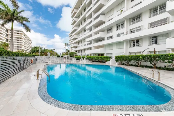 $5,350 | 199 Ocean Ln Drive, Unit 807, Key Biscayne, FL 33149