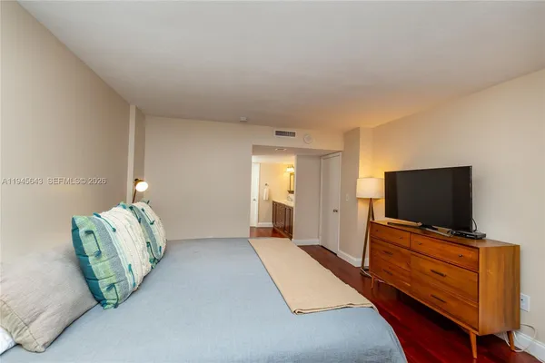 $5,350 | 199 Ocean Ln Drive, Unit 807, Key Biscayne, FL 33149