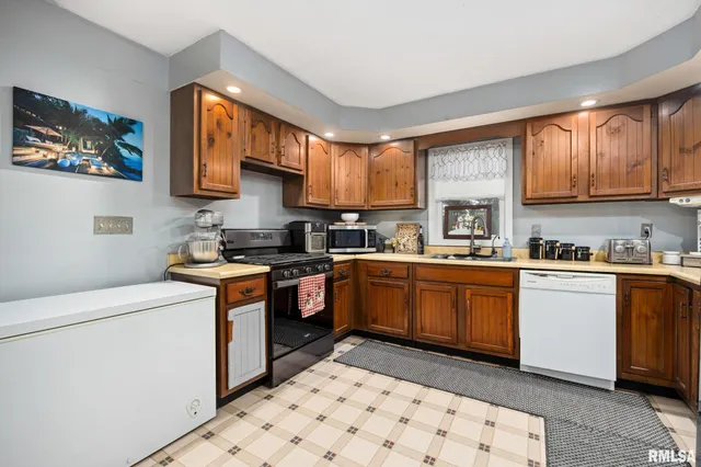 $175,000 | 25909 Longview Road, Hopedale, IL 61747