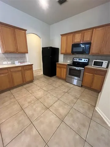 $2,100 | 7216 Kentish Drive, Fort Worth, TX 76137