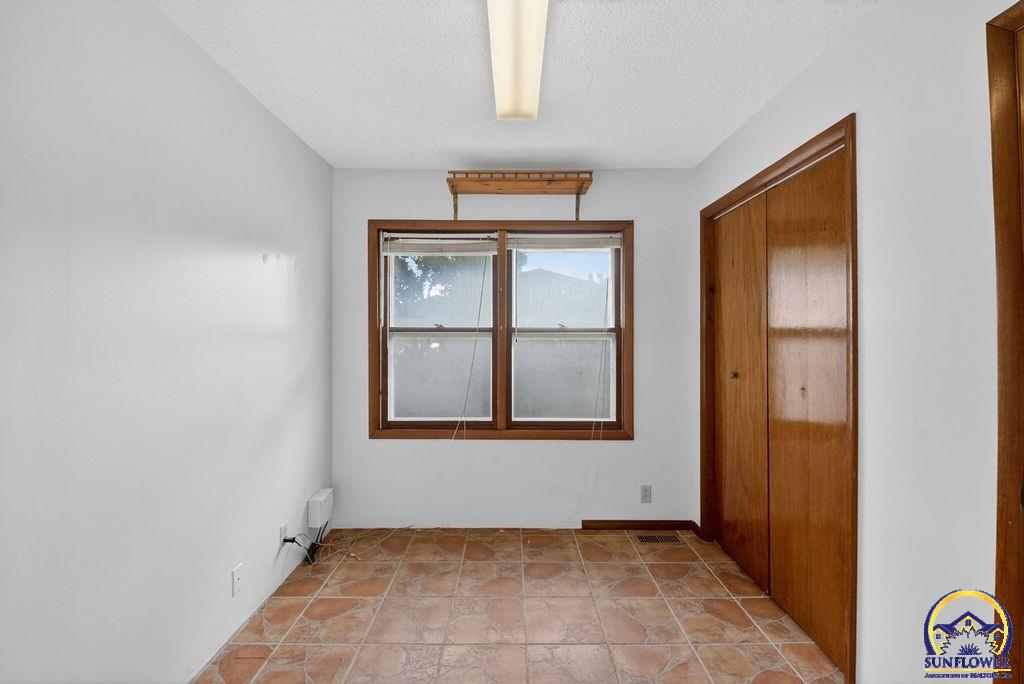 2494 Barton Road Holton, KS 66436 - Photo 17 of 58