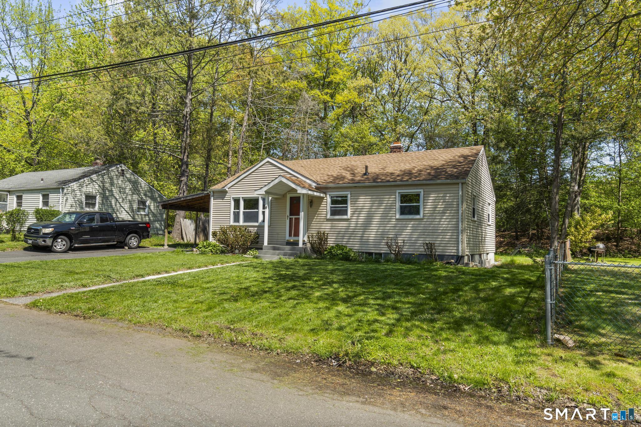 4 Mayfair Road Bloomfield, CT 06002 - Photo 2 of 26
