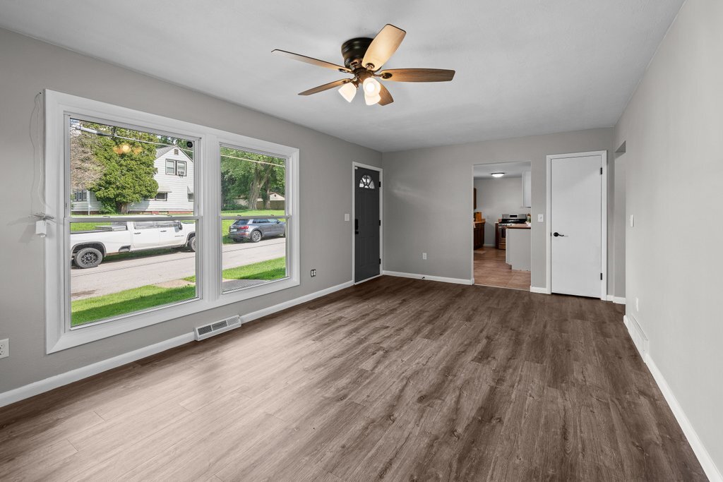 501 38th Street Moline, IL 61265 - Photo 9 of 32