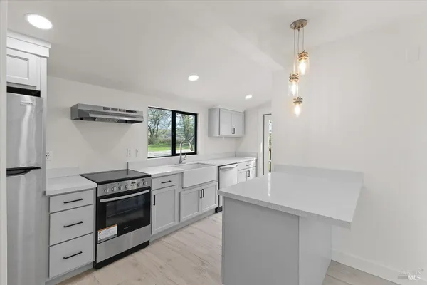 $2,549,000 | 127 Pleasant Avenue, Windsor, CA 95492