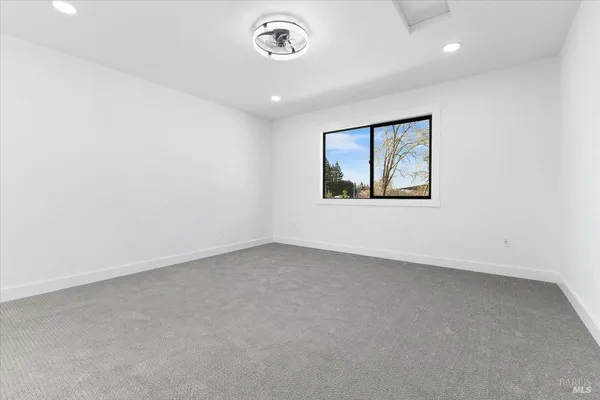 $2,549,000 | 127 Pleasant Avenue, Windsor, CA 95492