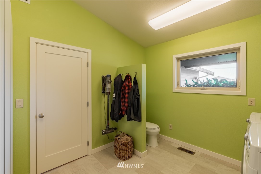 5434 Noon Road Bellingham, WA 98226 - Photo 40 of 40 a bathroom with a sink and a toilet