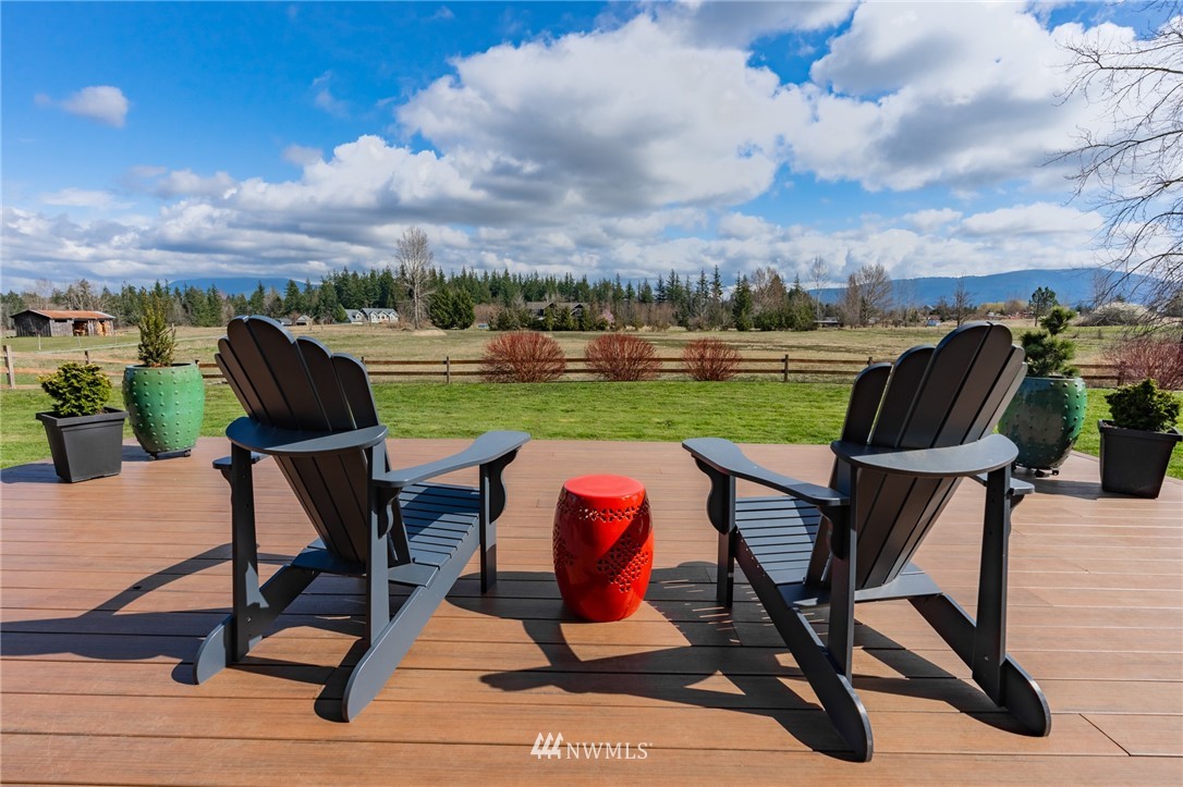 5434 Noon Road Bellingham, WA 98226 - Photo 5 of 40 a view of a terrace with furniture and stove