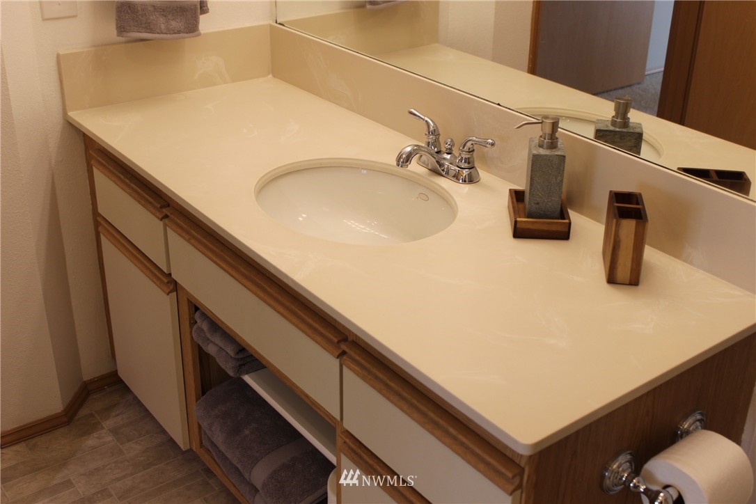 7411 210th Street Southwest, Unit 312 Edmonds, WA 98026 - Photo 12 of 17 Gallery Image 12