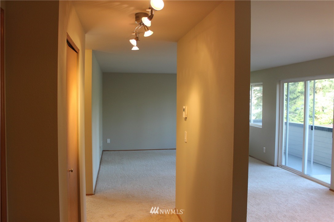 7411 210th Street Southwest, Unit 312 Edmonds, WA 98026 - Photo 4 of 17 Gallery Image 4
