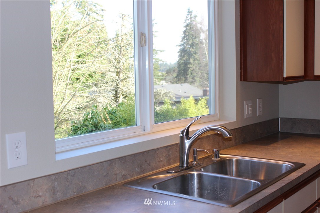 7411 210th Street Southwest, Unit 312 Edmonds, WA 98026 - Photo 6 of 17 Gallery Image 6
