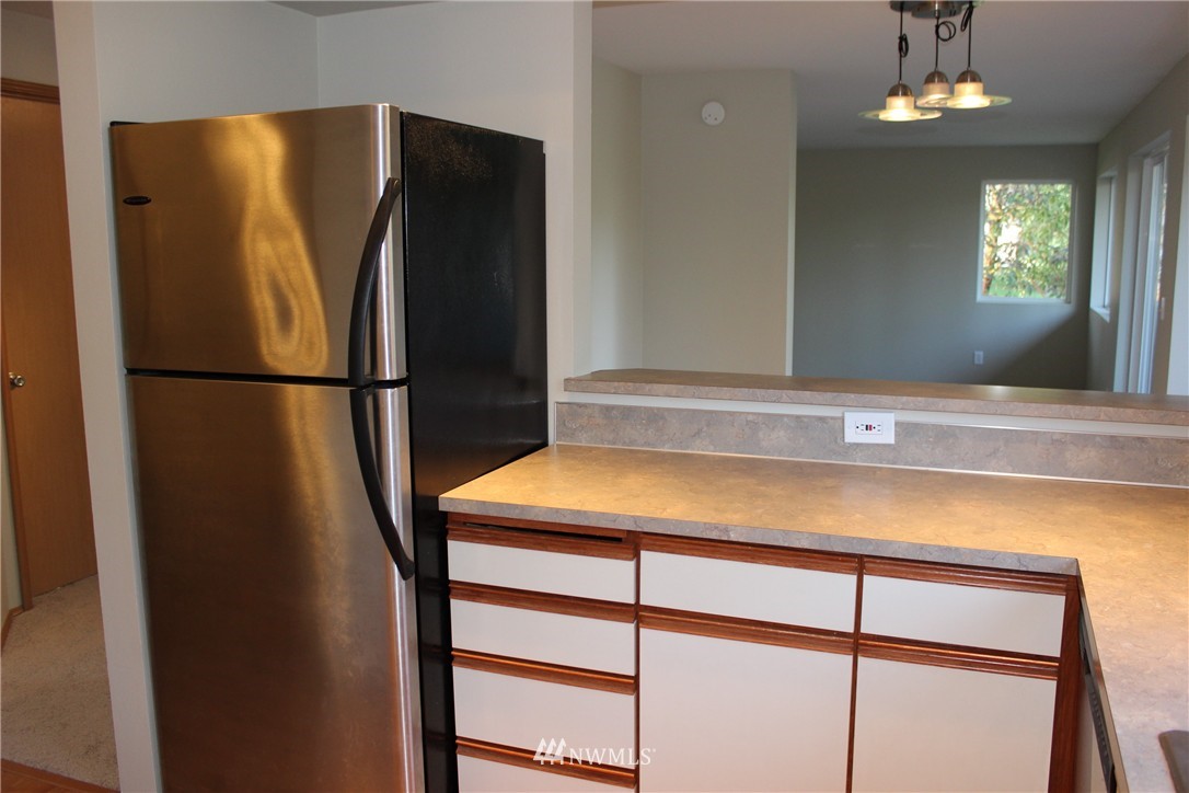7411 210th Street Southwest, Unit 312 Edmonds, WA 98026 - Photo 8 of 17 Gallery Image 8