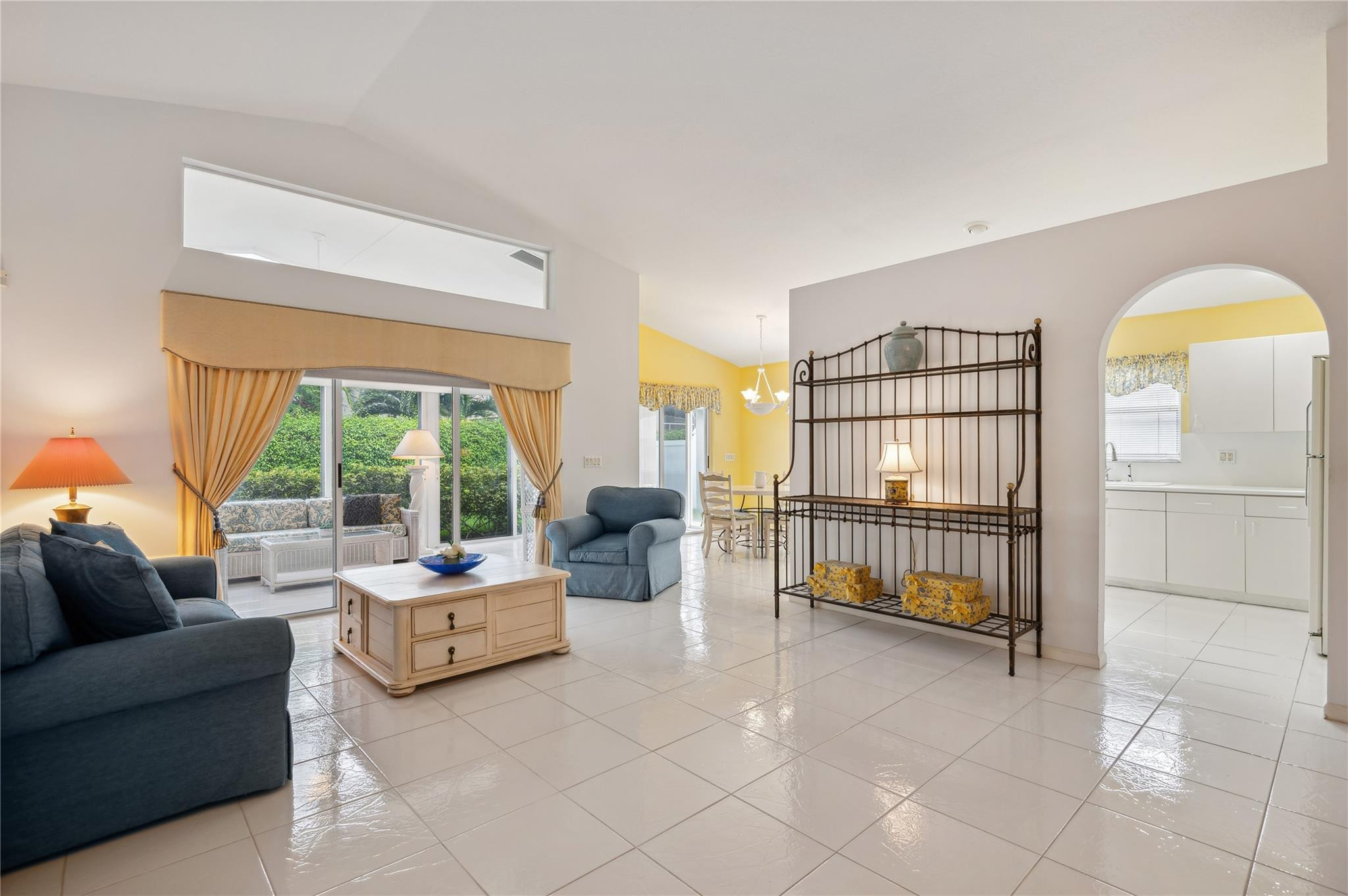 12254 Prairie Dunes Road Boynton Beach, FL 33437 - Photo 8 of 19 Living room area