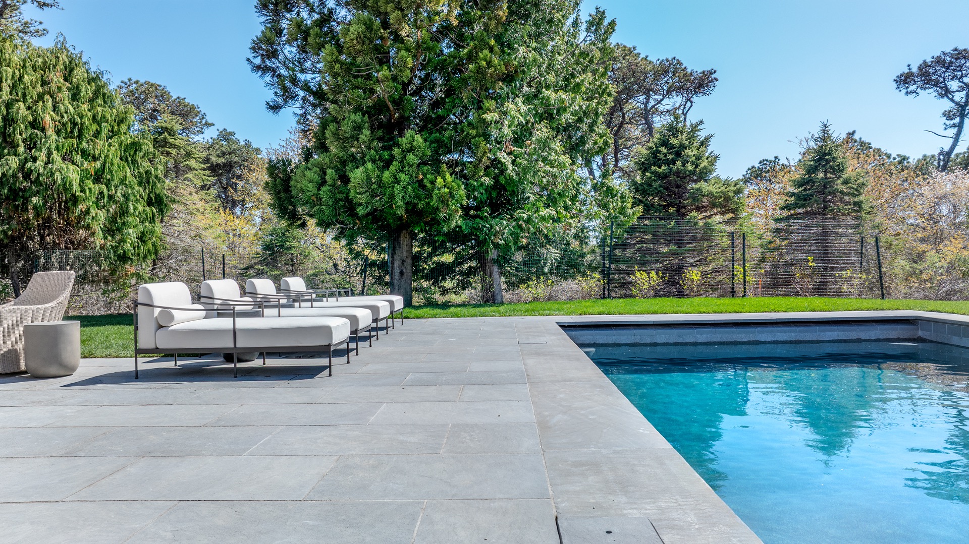 15 Deer Run Road Nantucket, MA 02554 - Photo 55 of 62 a garden view with a seating space