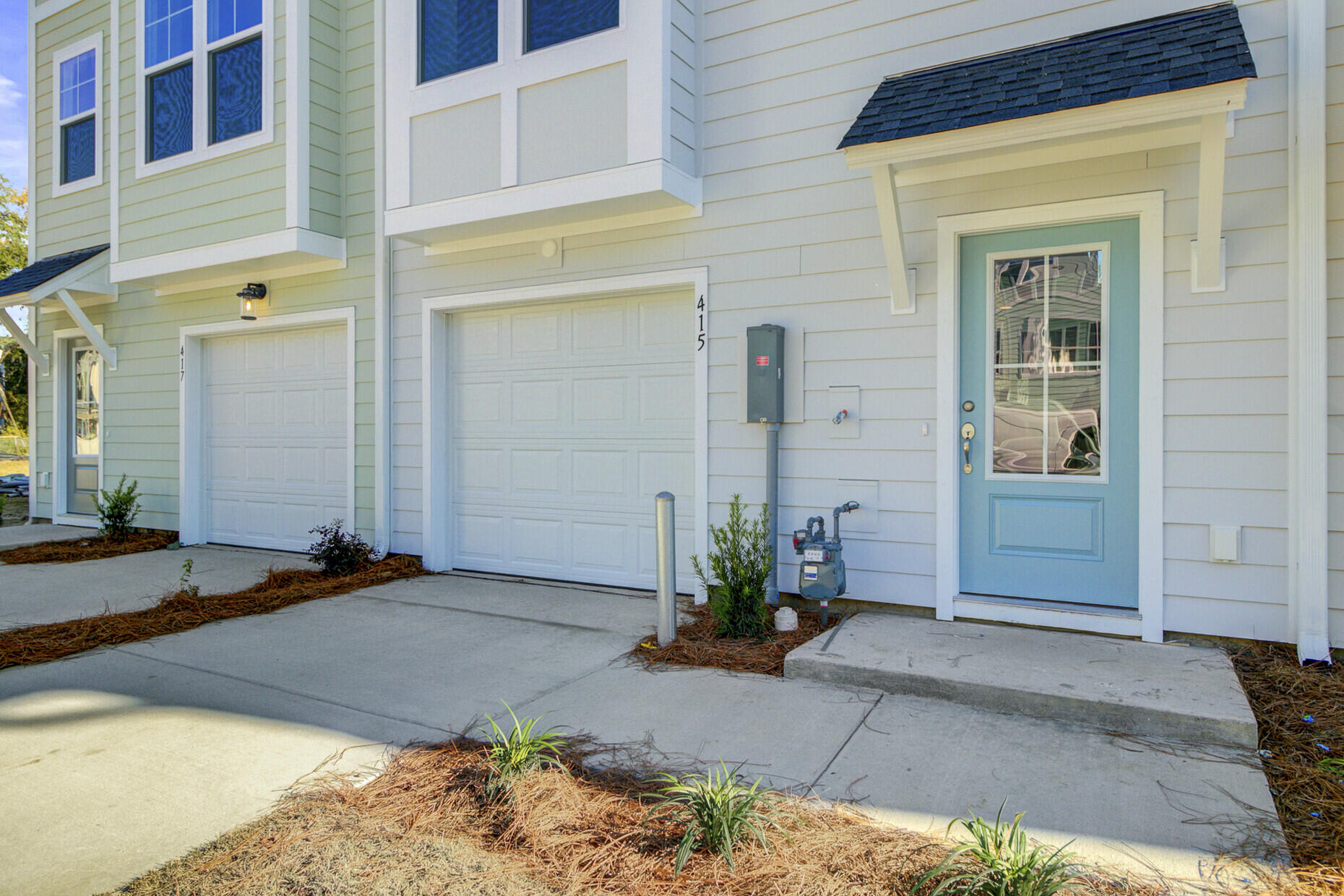 415 Caledon Court Johns Island, SC 29455 - Photo 3 of 52 1 CAR GARAGE
