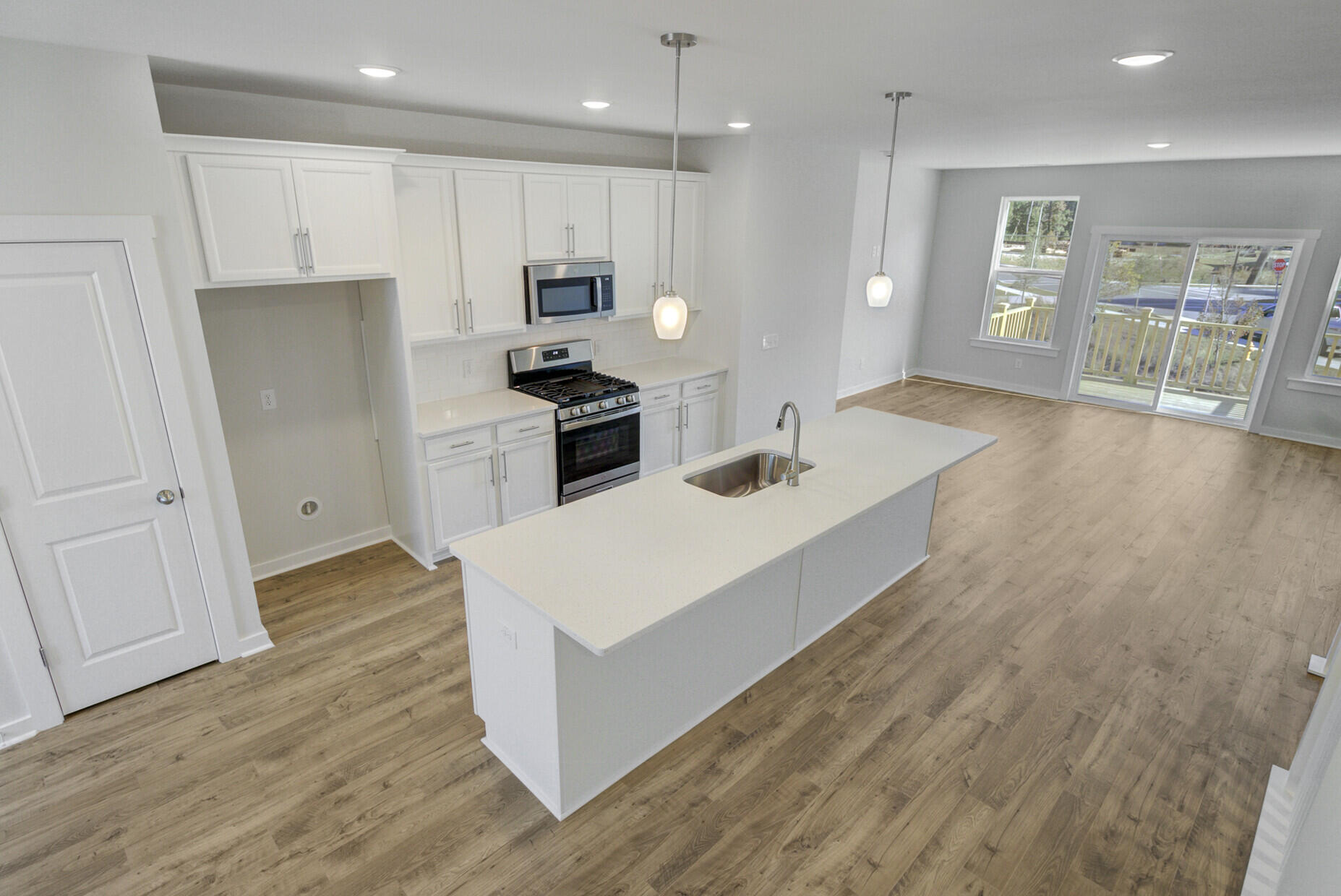 415 Caledon Court Johns Island, SC 29455 - Photo 8 of 52 Bright kitchen