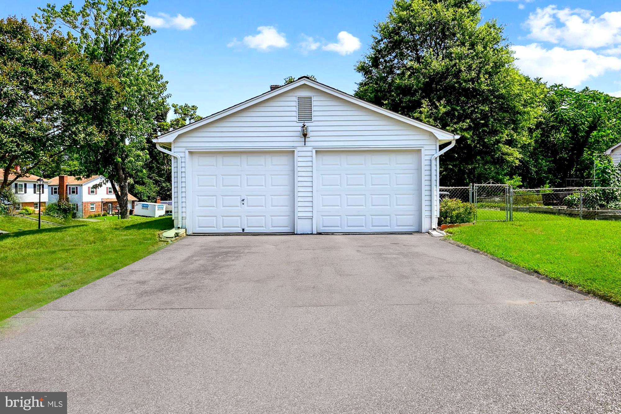 477 Rita Drive Odenton, MD 21113 - Photo 4 of 55 Multi-Vehicle Side Driveway & 2-Car Garage
