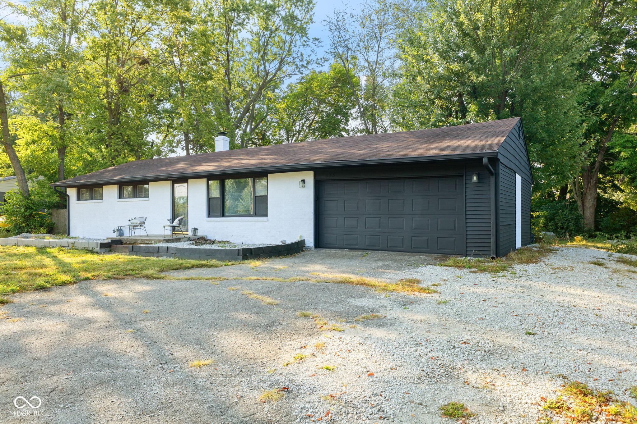 373 West County Line Road Greenwood, IN 46142 - Photo 3 of 25 Gallery Image 3