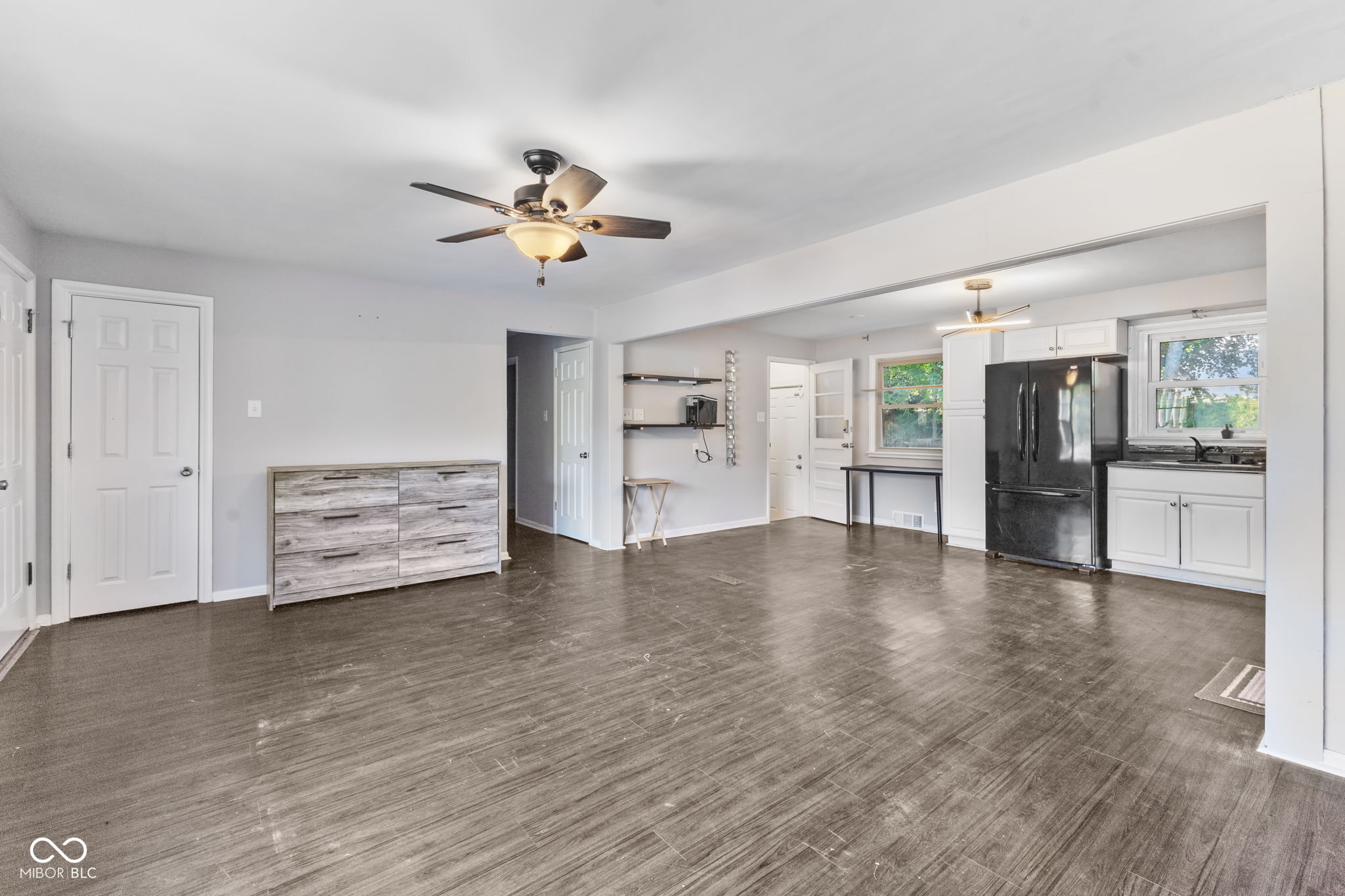 373 West County Line Road Greenwood, IN 46142 - Photo 6 of 25 Gallery Image 6