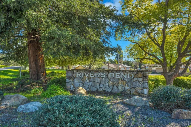 $645,000 | 220 Cedar Circle, Healdsburg, CA 95448