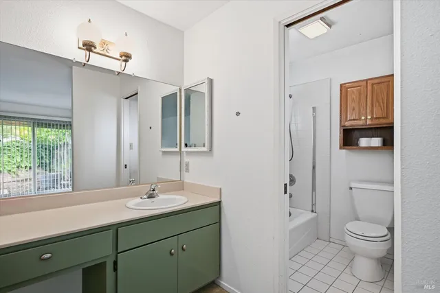 $645,000 | 220 Cedar Circle, Healdsburg, CA 95448