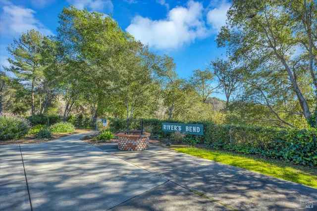 $645,000 | 220 Cedar Circle, Healdsburg, CA 95448