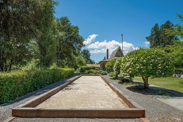 $645,000 | 220 Cedar Circle, Healdsburg, CA 95448