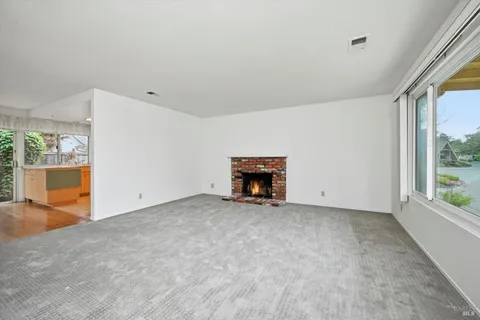 $645,000 | 220 Cedar Circle, Healdsburg, CA 95448