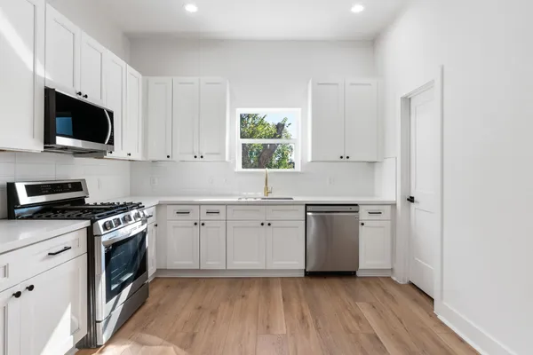$2,300 | 872 East 35th Street, Houston, TX 77022