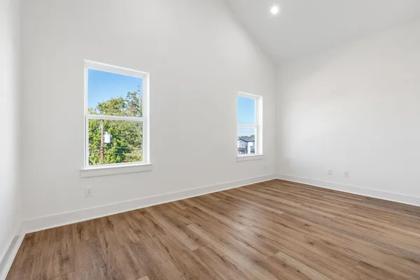 $2,300 | 872 East 35th Street, Houston, TX 77022