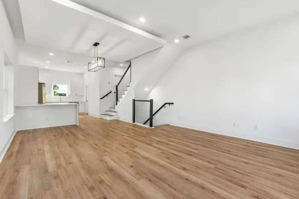 $2,300 | 872 East 35th Street, Houston, TX 77022