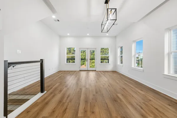 $2,300 | 872 East 35th Street, Houston, TX 77022