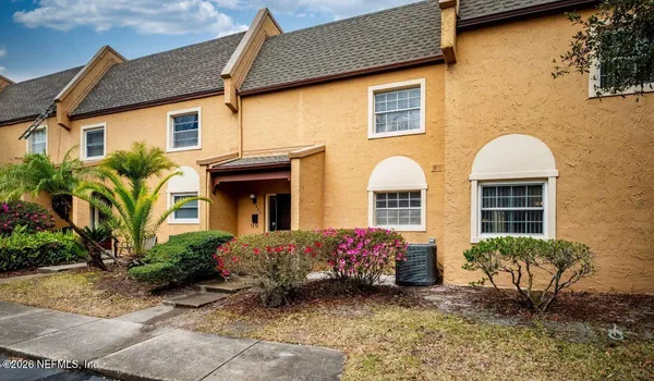 $179,000 | 325 Greencastle Drive, Unit 55, Jacksonville, FL 32225