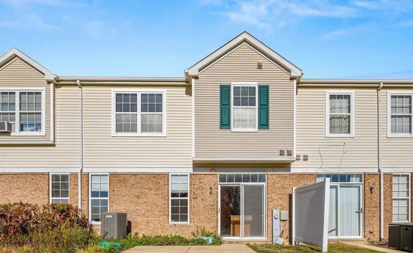 $2,550 | 1116 Heron Circle, Joliet, IL 60431