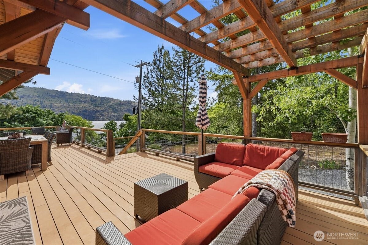 15137 South Lakeshore Road Chelan, WA 98816 - Photo 22 of 40