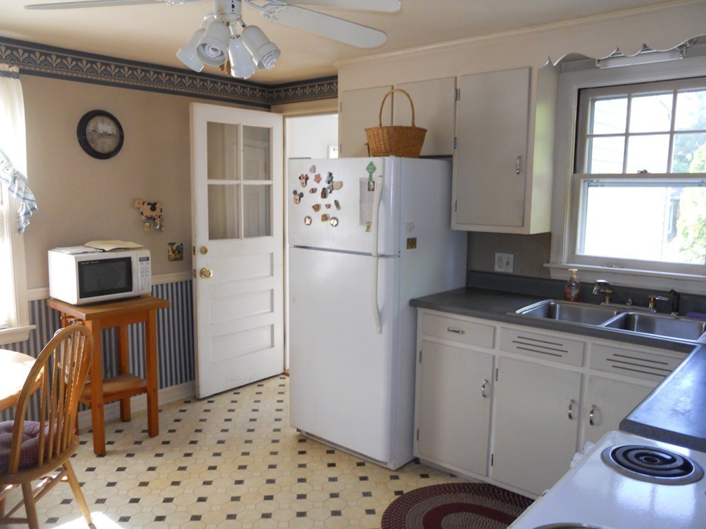 10 Morison Terrace Springfield, MA 01104 - Photo 5 of 19 Gallery Image 5