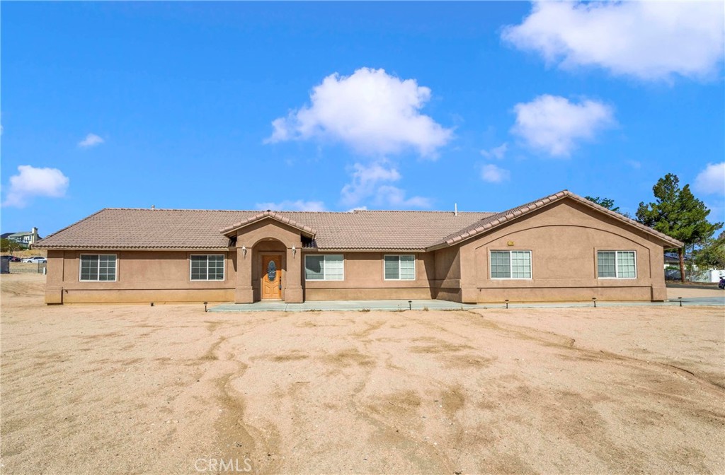 14385 Apple Valley Road Apple Valley, CA 92307 - Photo 1 of 1 Large lot with a view.