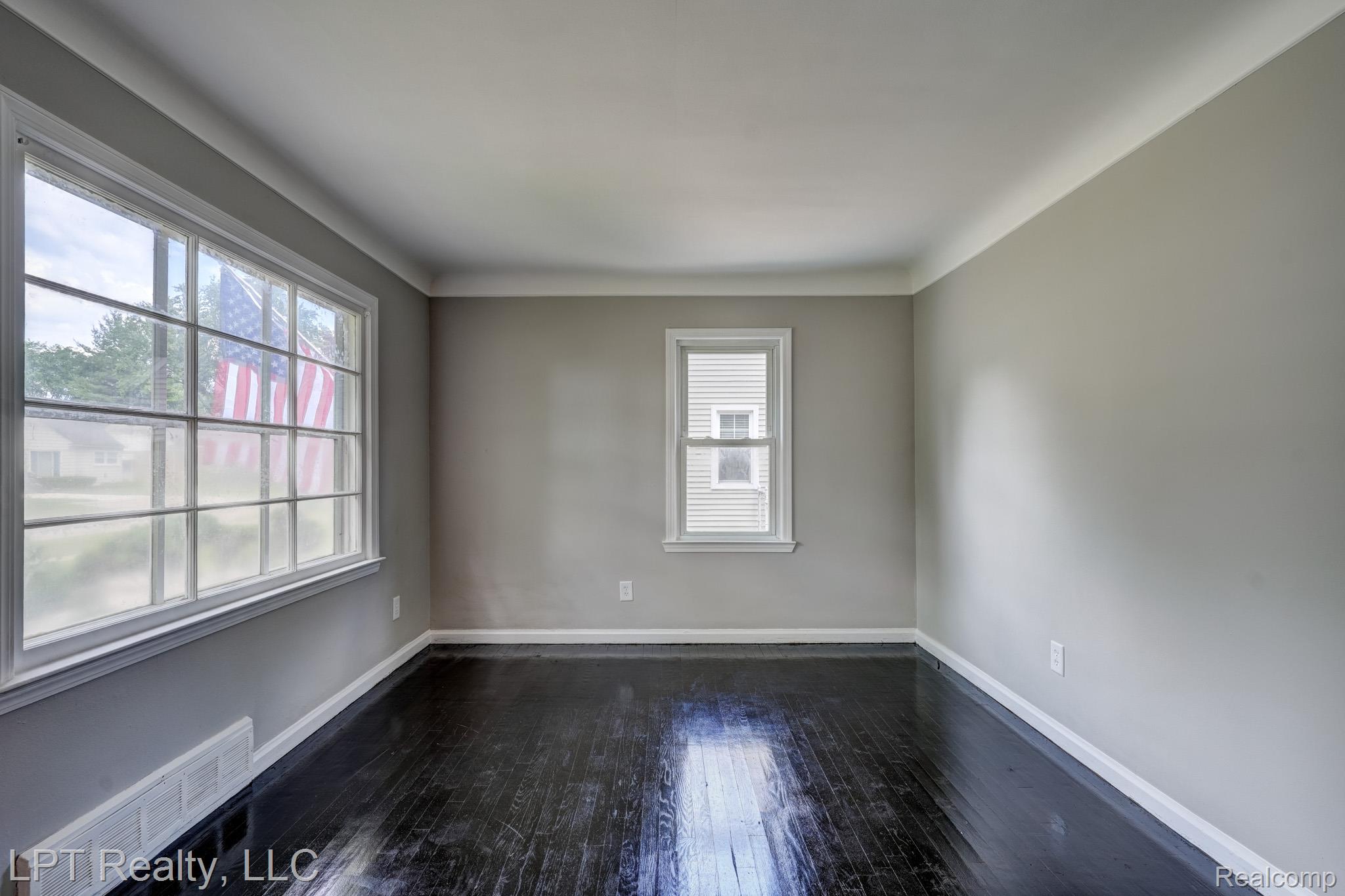 23038 Violet Street Farmington, MI 48336 - Photo 6 of 29 Empty room