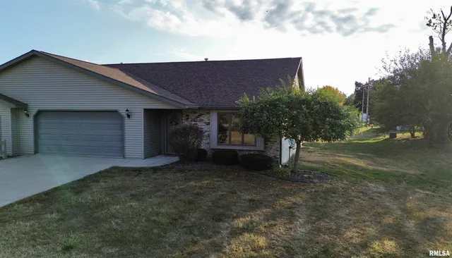 $215,000 | 1625 Milnes Drive, Fulton, IL 61252