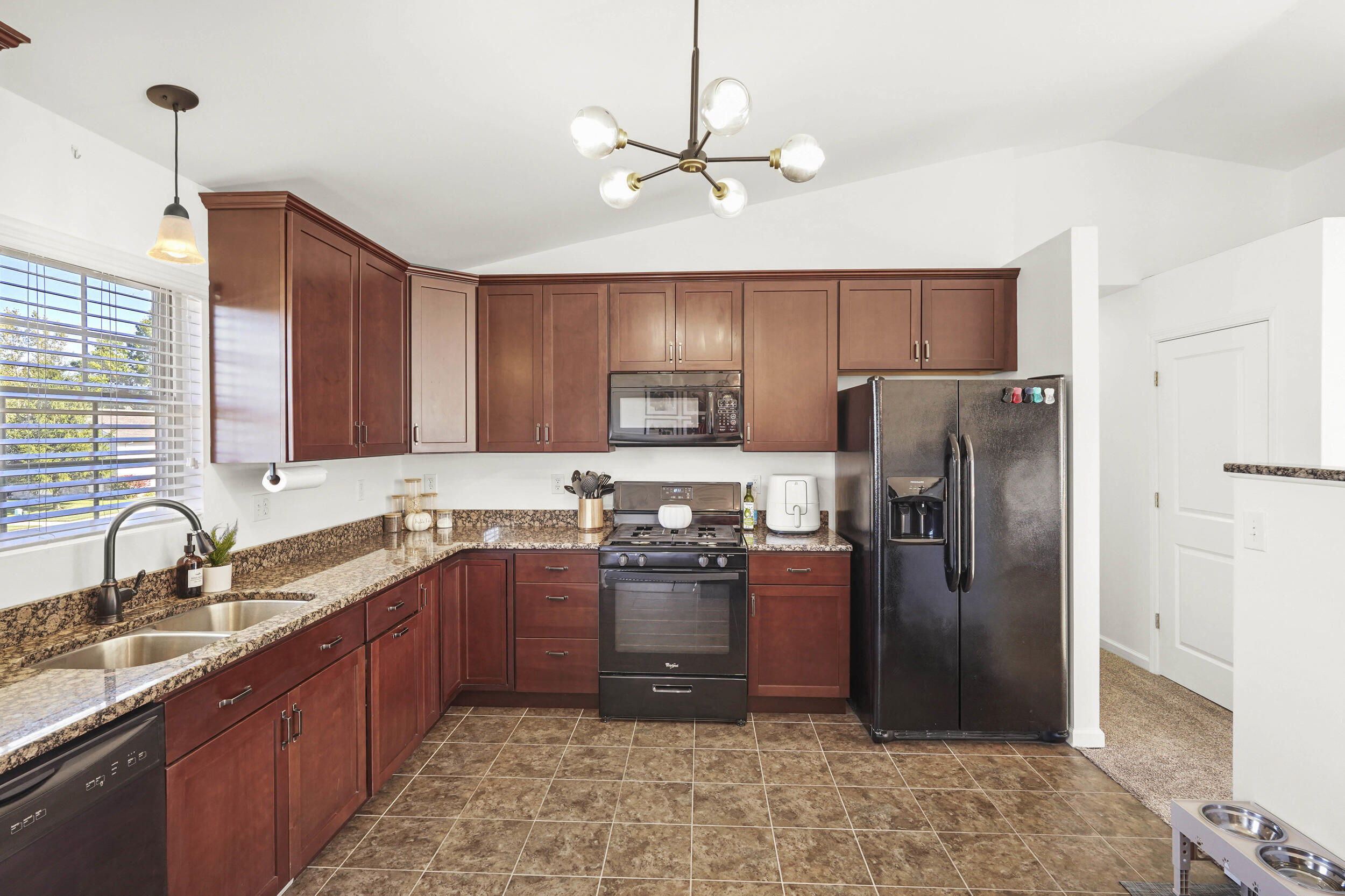 6620 Timberwood Avenue Portage, IN 46368 - Photo 8 of 24 2500x1666