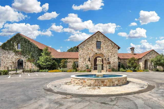 $1,190,000 | 601 Strada Luca, Florence, TX 76527