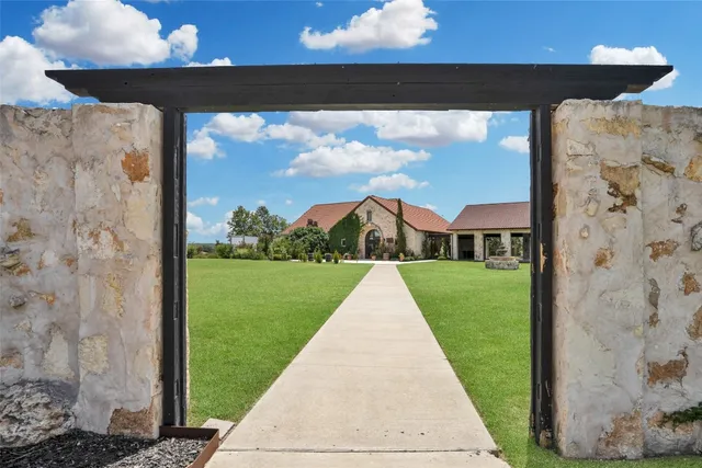 $1,190,000 | 601 Strada Luca, Florence, TX 76527