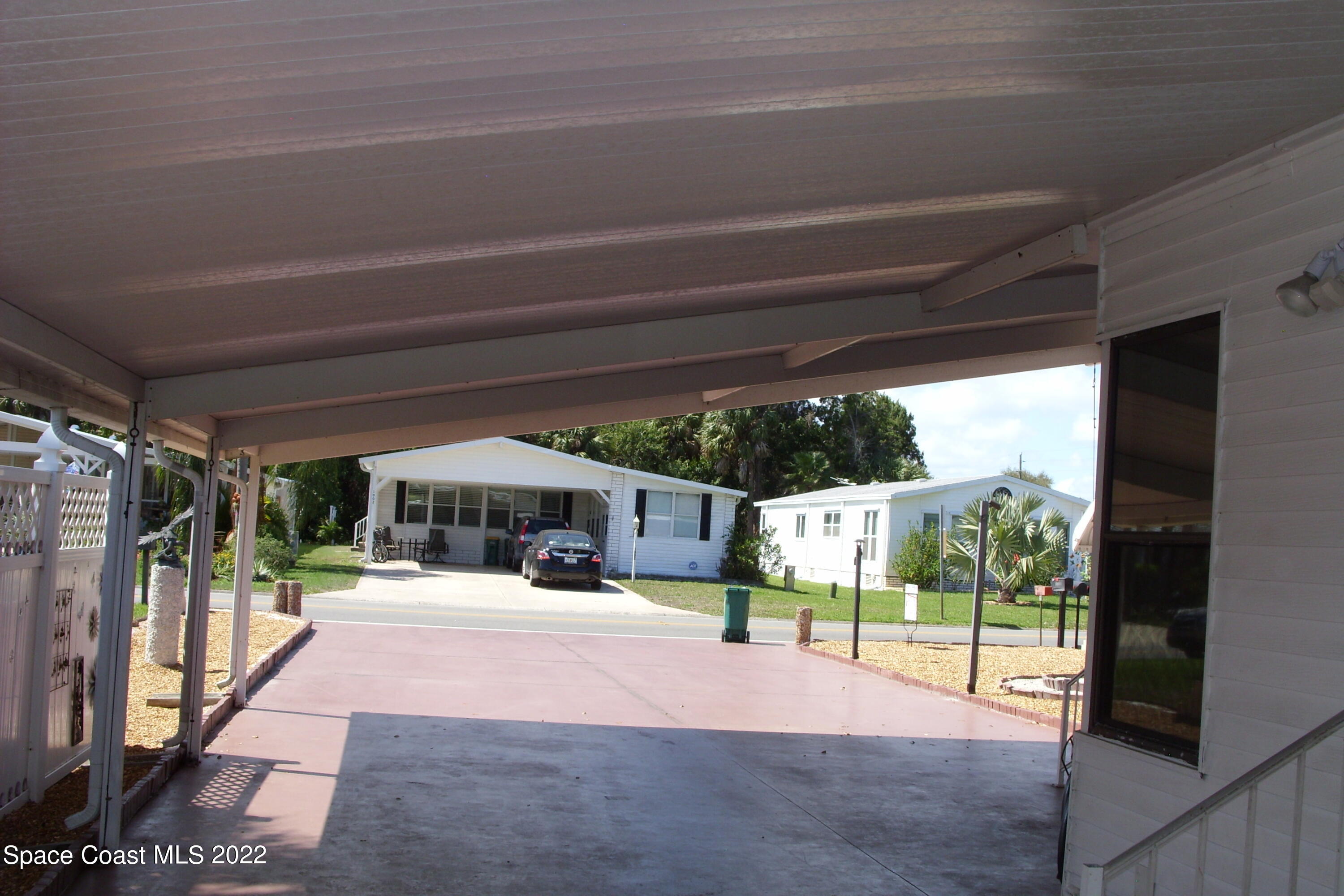 1003 Sebastian Road Barefoot Bay, FL 32976 - Photo 12 of 66 SN852724