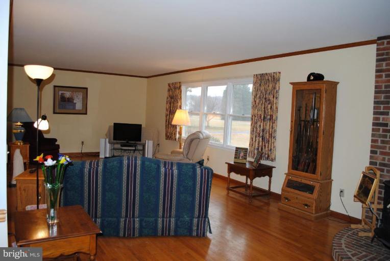 22532 Indian Point Road Bozman, MD 21612 - Photo 15 of 27 Living Room #2
