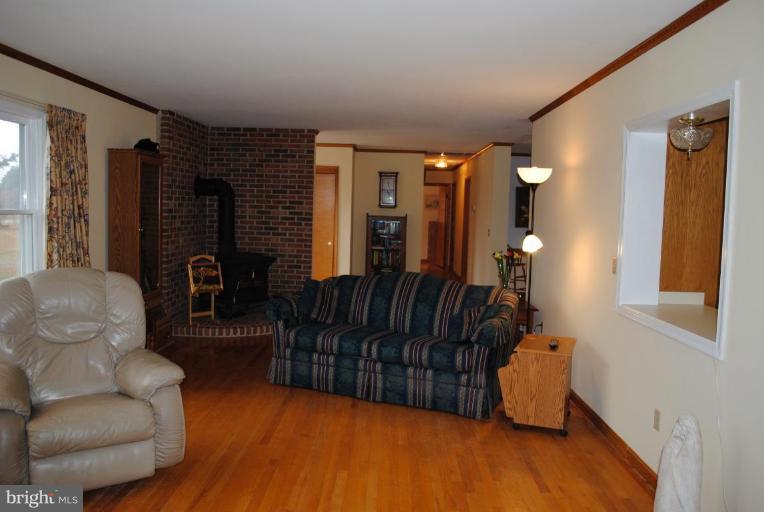 22532 Indian Point Road Bozman, MD 21612 - Photo 16 of 27 Living Room #3