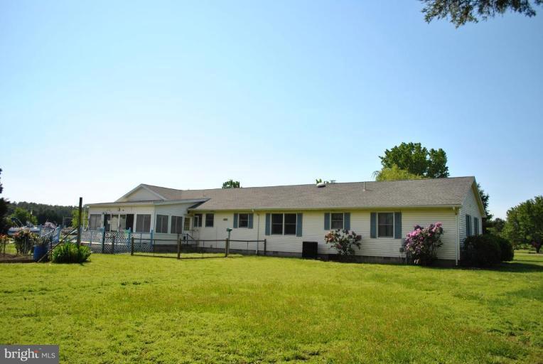 22532 Indian Point Road Bozman, MD 21612 - Photo 3 of 27 Exterior #4