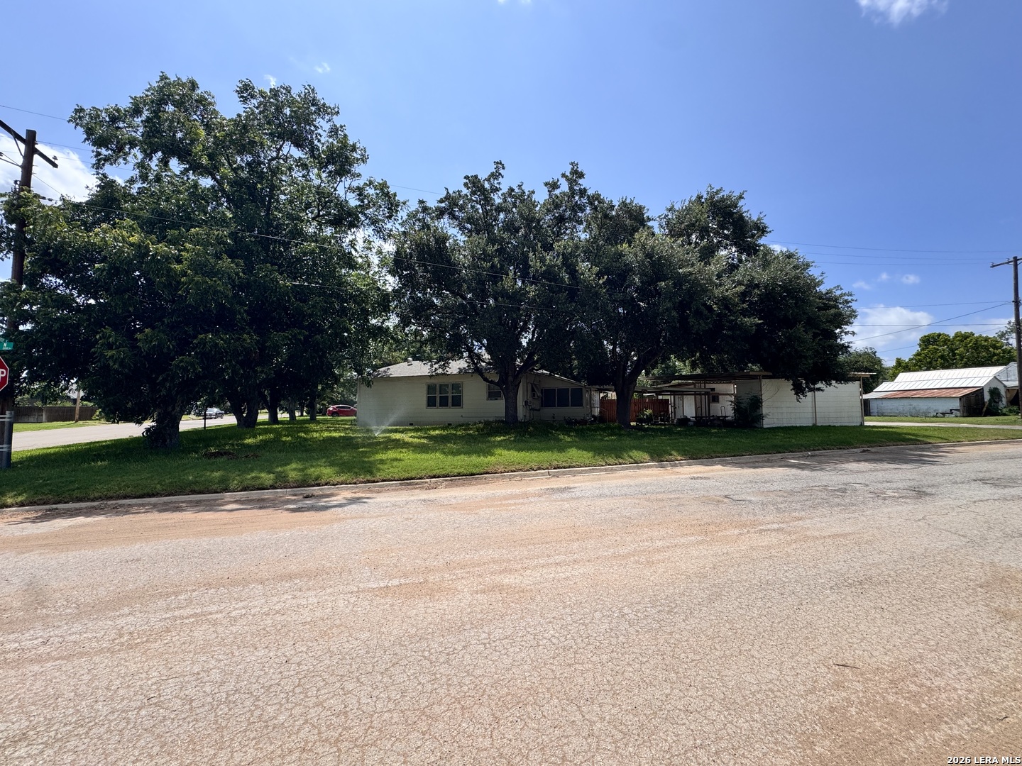 604 East Rio Grande Street Pearsall, TX 78061 - Photo 3 of 31